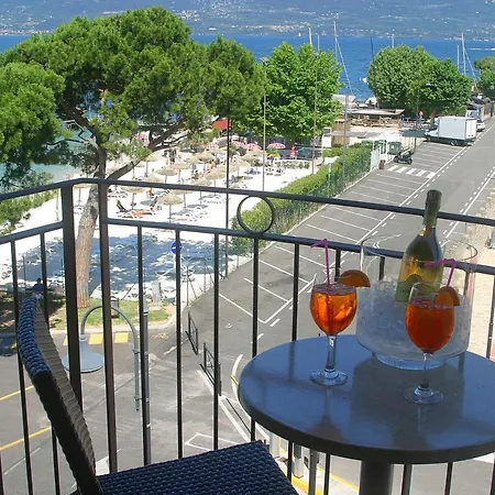 Lido Hotel 3*