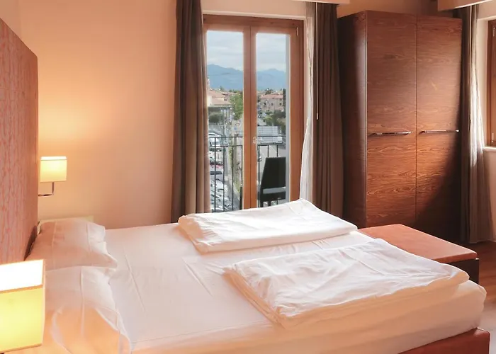 Lido فندق توري ديل بيناكو